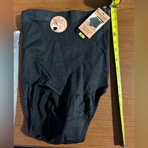 Shapermint Essentials Black Shaper Panty Size M/L NWT
